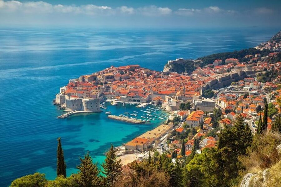 Dubrovnik : Must-See Private Walking Tour With A Guide - Dubrovnik Cathedral and the Assumption Connection