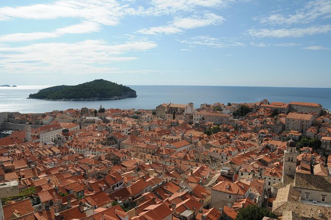 Dubrovnik Old Town History Walking Tour - The Franciscan Church and Monastery: library, pharmacy, and traditions