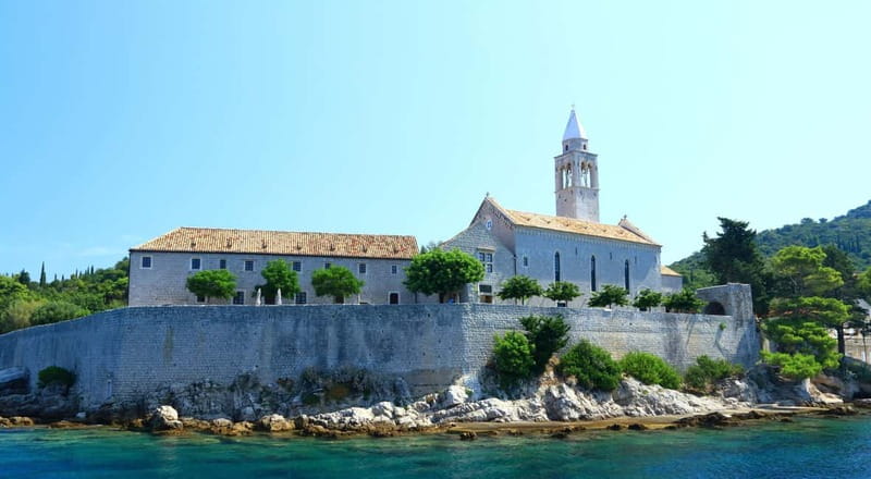 Dubrovnik or Cavtat: Blue Cave & Elaphiti Islands Boat Tour - Green Caves on Koločep: emerald water and short snorkel sessions