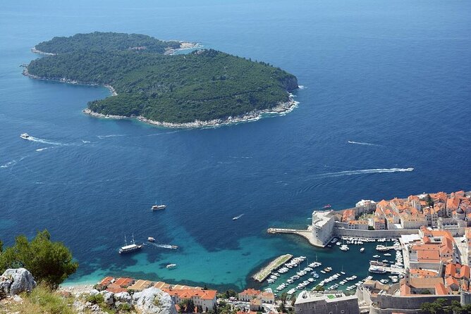 Dubrovnik Panoramic Sightseeing Tour with Guide (minivan) - What the guide adds, from photo support to understanding Dubrovnik