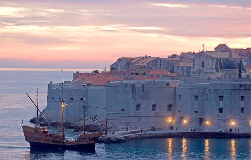 Dubrovnik: Panoramic Sunset Cruise-Karaka Ship (adult only) - Included drinks: sparkling wine plus one more drink