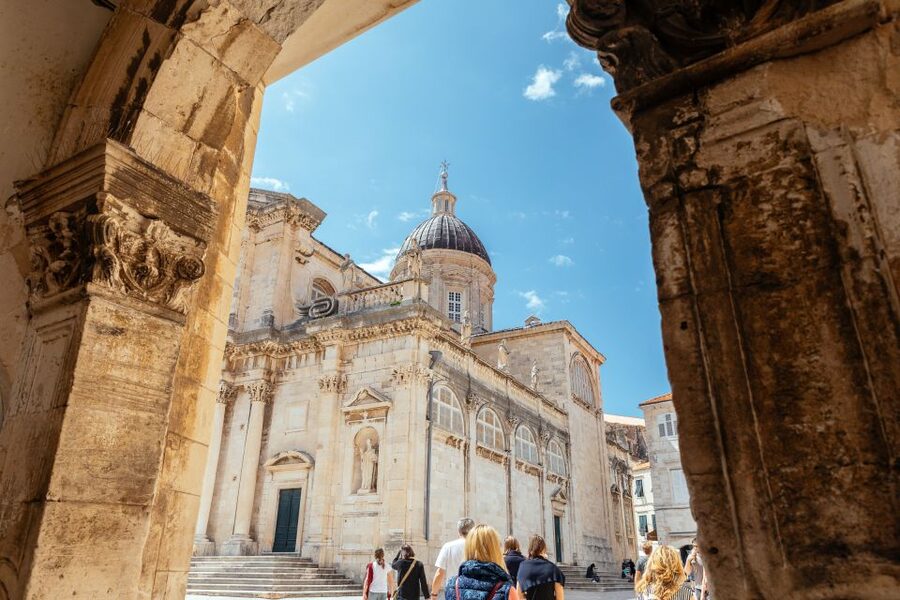 Dubrovnik: Private Family Friendly City Tour with Guide - Local treats and the ice cream stop that keeps everyone smiling