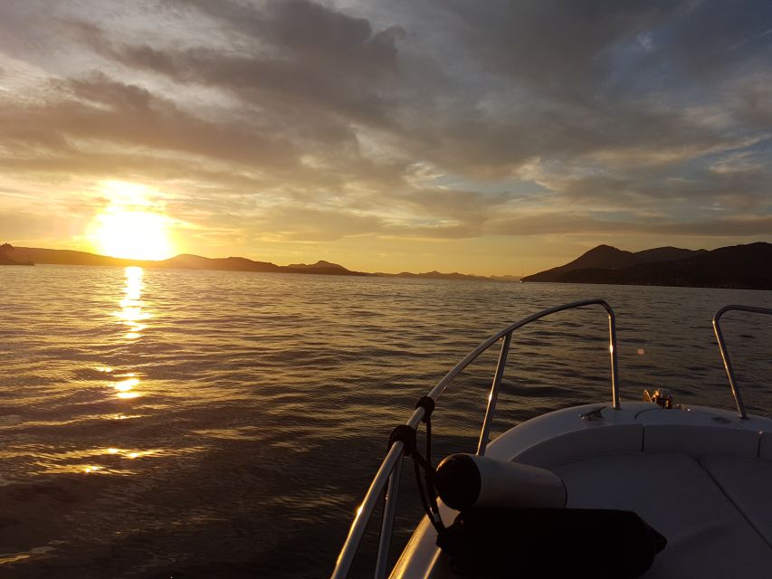 Dubrovnik: Private Sunset on the Sea Cruise with Wine - The Mid-Sea Wine Stop: Where the Sunset Actually Happens