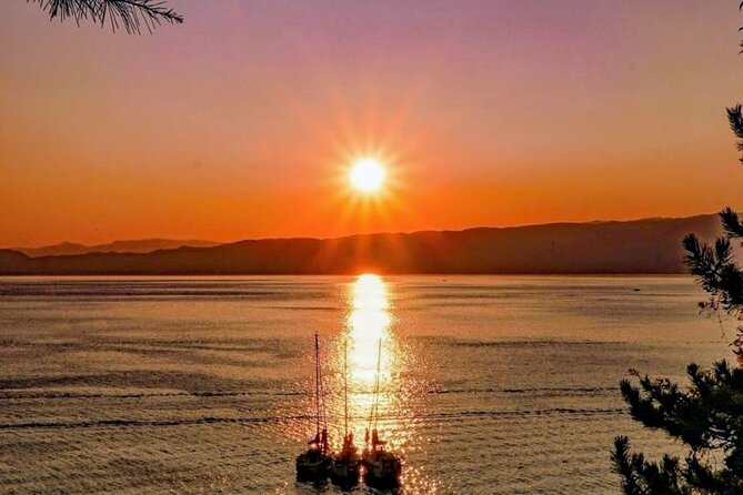 Dubrovnik : Private Sunset Tour around Old Town or Blue Cave - Why a 6 pm sunset sail works so well in Dubrovnik