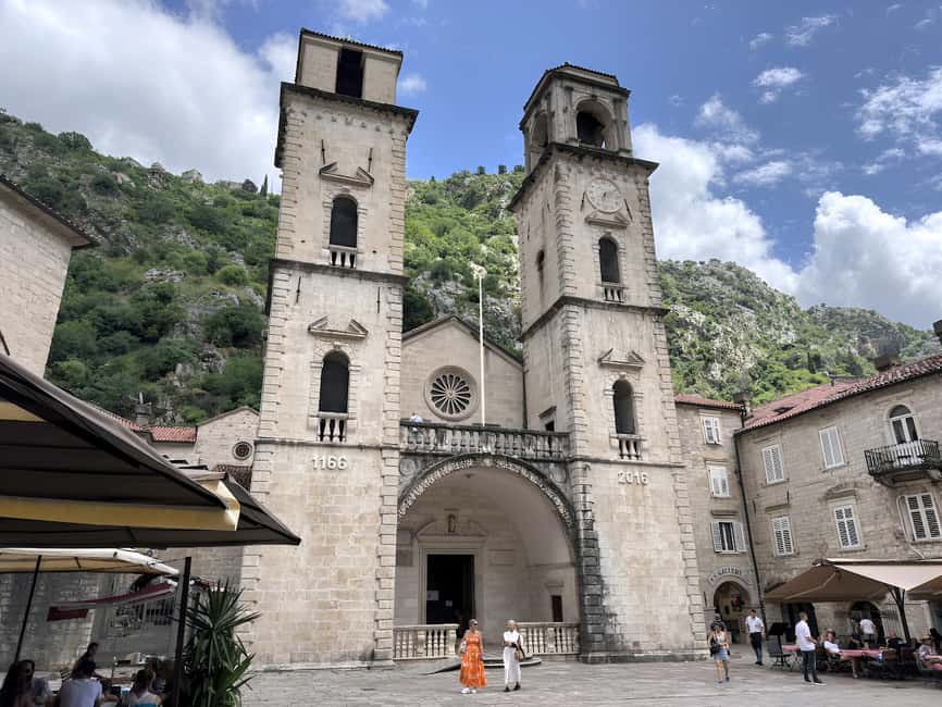 Dubrovnik: Private Tour to Montenegro, Kotor, and Perast - Kotor old town walls: the UNESCO walk and the big photo payoff