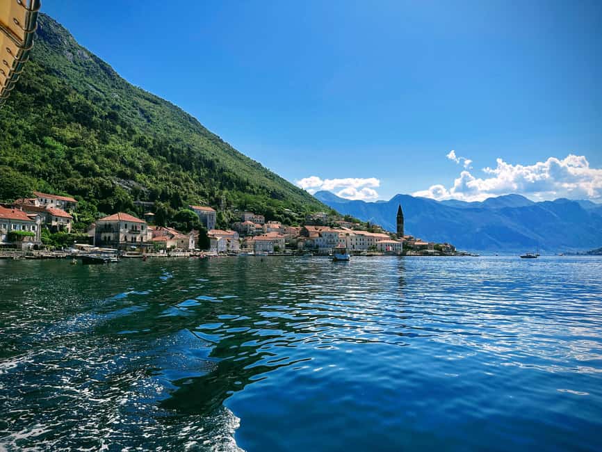 Dubrovnik: Private Tour to Montenegro, Kotor, and Perast - Getting started in Dubrovnik: early pickup and a border reality check