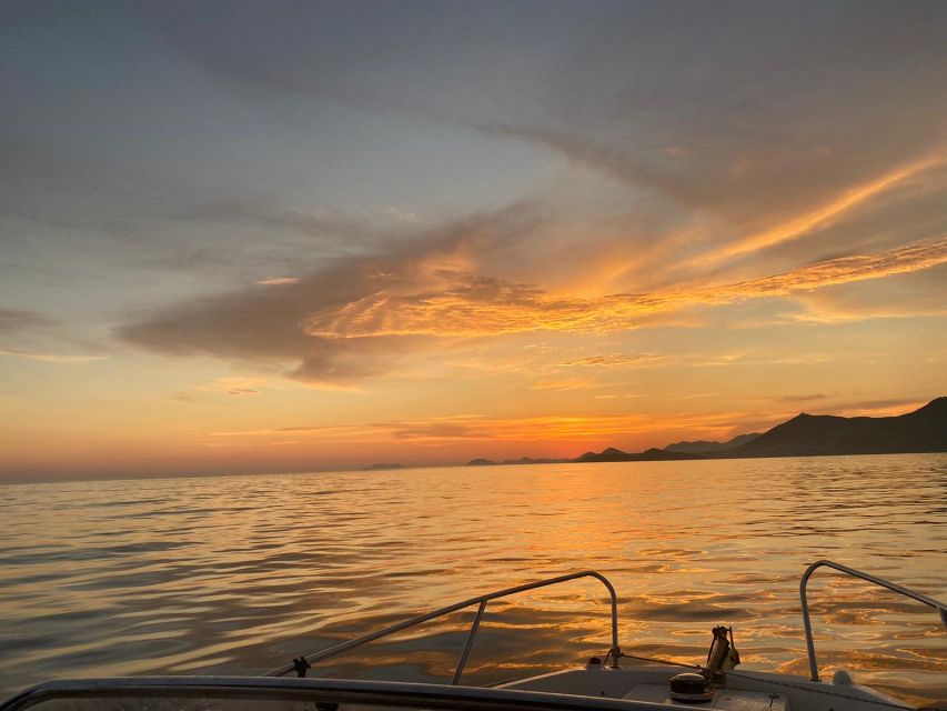 Dubrovnik: Romantic Sunset Cruise - From the old town pier to the open Adriatic in 1 hour