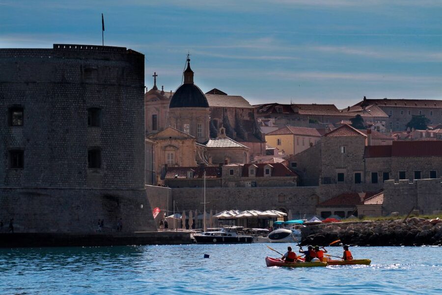 Dubrovnik: Sea Kayaking Tour - Guides and safety: how the briefing turns into confidence