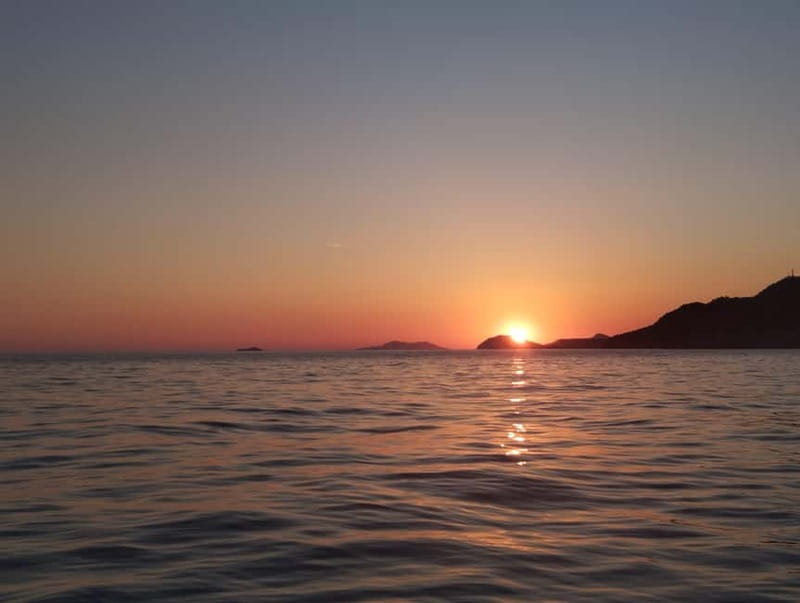 Dubrovnik: Sunset Catamaran Cruise with Sparkling Wine - The Wine Moment: Small Pour, Big Payoff