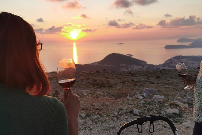 Dubrovnik sunset panorama & wine - The guide experience: what makes the evening feel smooth