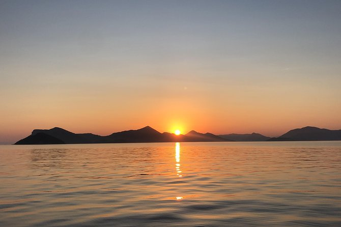 Dubrovnik Sunset Private Speed Boat Tour - On-board setup: drinks, photos, and extra water gear