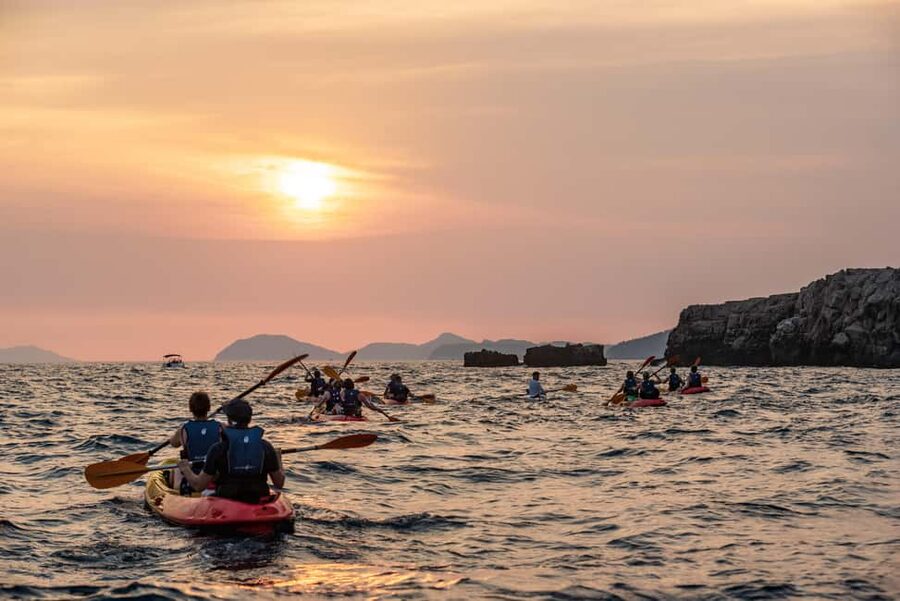 Dubrovnik: Sunset Sea Kayaking Tour - Pile Bay meeting point and the pre-paddle routine