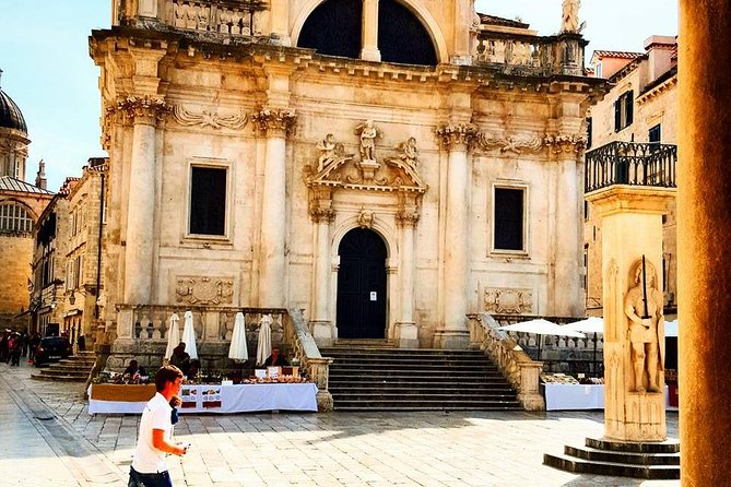 Dubrovnik walking history tour - Sponza Palace: where power and trade show up in stone