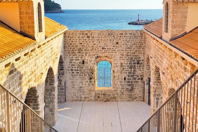 Dubrovnik walking history tour - Franciscan Monastery and the city’s quieter side