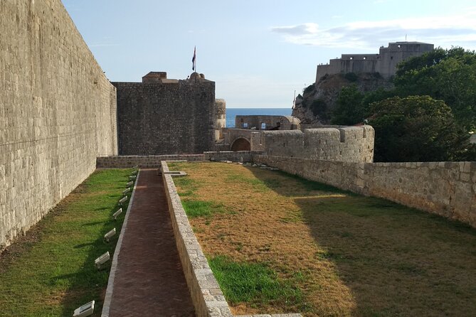Dubrovnik Walls: Secret Tunnels of Minčeta Tower & Fort Bokar - Gornji Ugao Tower: The 16th-Century Gun Foundry Experience