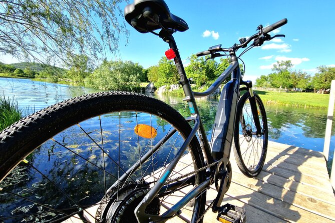E-bike Tour Around Gacka River Valley - The e-bike route: Majerovo Vrilo and its strange photo stops