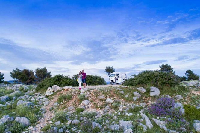 E-Tuk Tuk Tour in Dubrovnik - Staying comfortable: walking, crowds, and the small-group edge