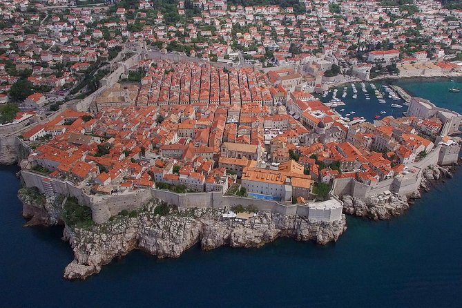 Early Bird Dubrovnik History Tour – 7:30 Start - Stop 1 at Amerling Fontana: Orientation before the stone maze