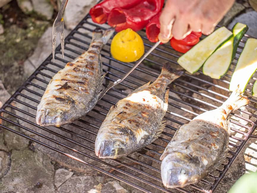 Elaphiti Islands Kayaking and Cycling Tour - Lunch with a view: regional food on Sipan