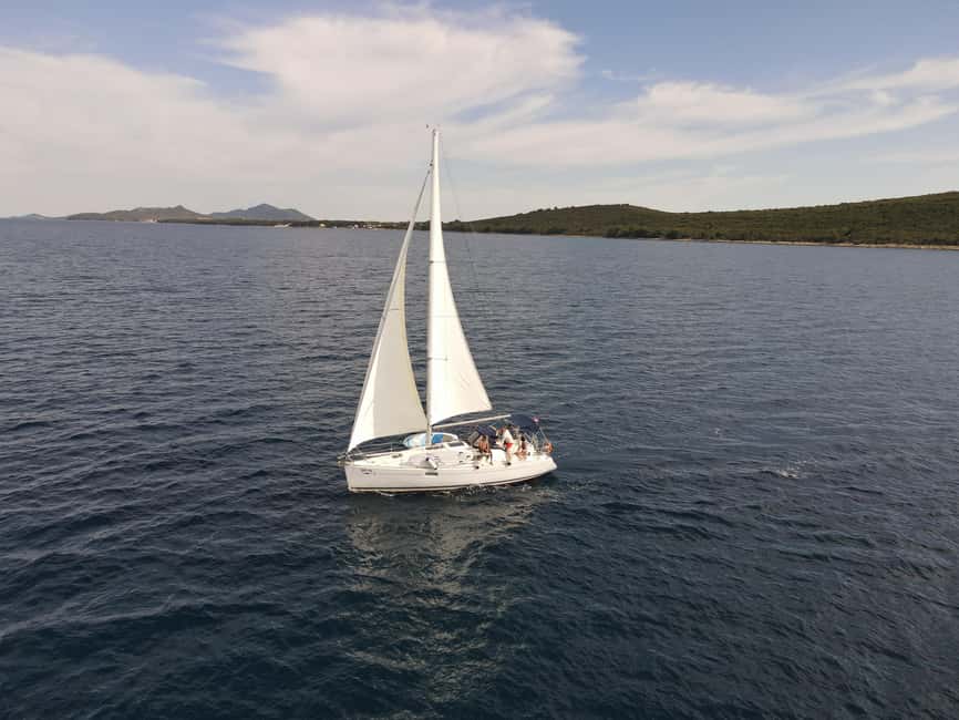 Elegant Day-Sailing Tour-Lunch&Drinks included - Stop one: swimming first, chosen for the conditions