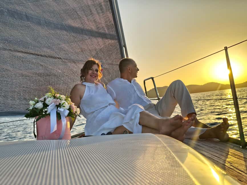 Elegant Sunset cruise under sails,large yacht,full comfort - Best for: anniversaries, proposals, birthdays, and couples who like quiet