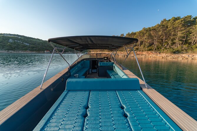 Exclusive Blue Lagoon Luxury Boat Tour from Split - From Split to Trogir and back, without the usual tourist stress