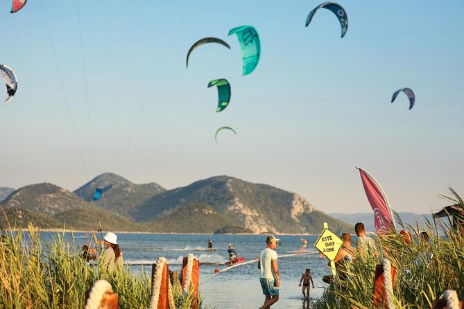 Exhilarating One Day Kitesurfing Tour <em> All Level Classes! – Key highlights that make this tour worth your attention’ /></p>
<ul>
<li><strong>All-level kitesurfing instruction</strong>, with the instructor assessing your experience and tailoring lessons</li>
<li><strong>Kite instructor and equipment included</strong>, so you are not scrambling for rental gear</li>
<li><strong>Pelješac Bridge and Adriatic coast drive</strong>, built in so your day has serious views even before you kite</li>
<li><strong>Neretva Delta session with safety focus</strong>, including orientation on the best spots and rules</li>
<li><strong>Lunch is flexible</strong>, with a local restaurant in the delta and optional traditional dishes you can skip</li>
</ul>
<h2 id="dubrovnik-to-the-neretva-delta-with-peljesac-bridge-scenery-built-in">Dubrovnik to the Neretva Delta, with Pelješac Bridge scenery built in</h2>
<p><img width="669" height="446" decoding="async" src=
