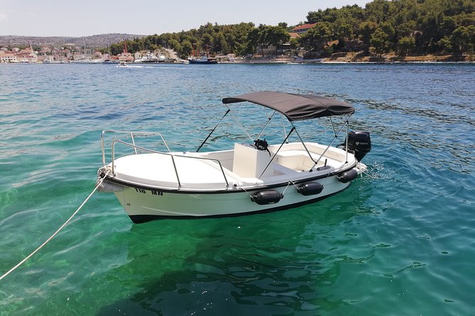 Explore the West coast of the island Brac by BETINA boat - Stop 1: Bobovisca na Moru, a practical first village break