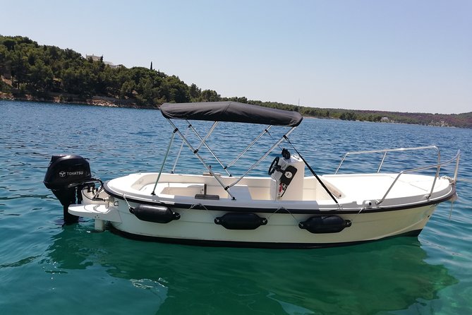 Explore the West coast of the island Brac by BETINA boat - How the day actually feels (8 hours, private group of up to 5)