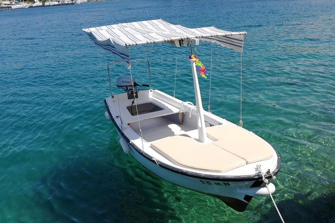 Explore west side of island Brač with Pasara boat - Traditional Dalmatian boat - How west Brač cruising works when you set your own route