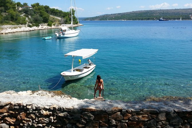 Explore west side of island Brač with Pasara boat - Traditional Dalmatian boat - Bobovišće village: a real break from just water time