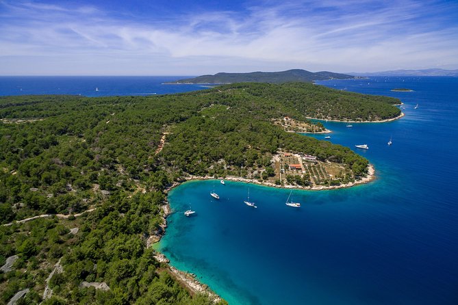 Explore west side of island Brač with Pasara boat - Traditional Dalmatian boat - Osibova bay: where swimming and snorkeling fit naturally