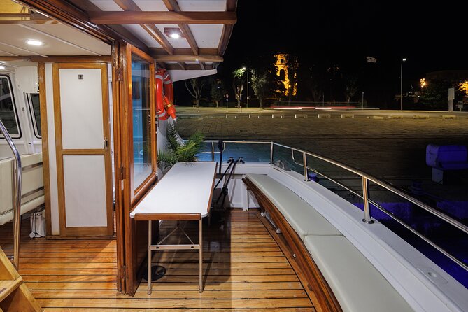 Fantastic DOLPHIN & SUNSET TOUR with dinner ( Pula-NP BRIJUNI ) - Vanga Island and Tito’s villa, visible like a story
