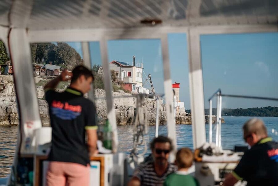 FAŽANA: DOLPHIN SAFARI - Small Brijun and the Roman theater area you can spot from the boat
