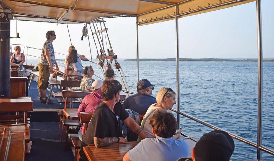 Fazana: Eco Friendly Brijuni Dolphins with Dinner & Drinks - The 2-Hour Plan, What Happens On Board, and Why Delays Can Be Worth It