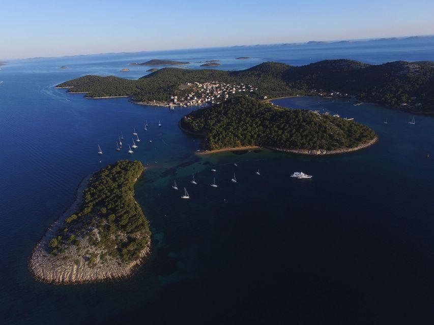 From Biograd: Golden Island of Vrgada Trip with Lunch - The sail along Pašman, and the quick stop that can be a big payoff