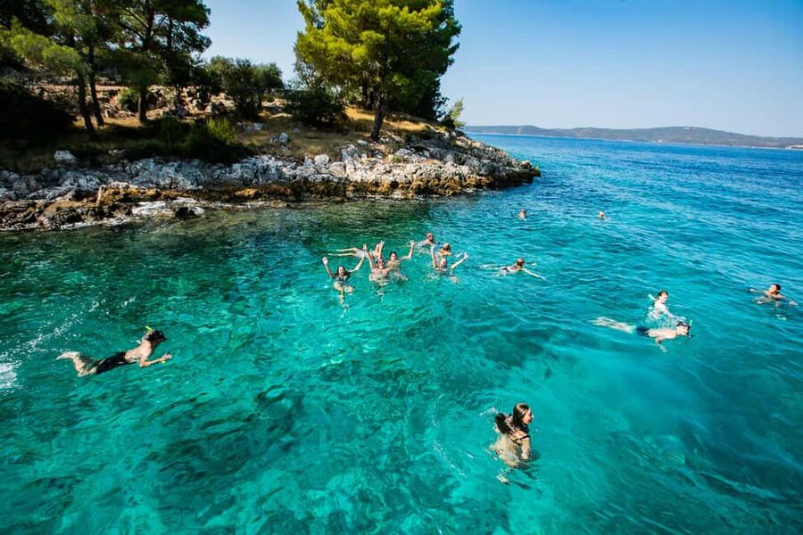 From Brač Island: Catamaran Tour with Food & Drinks - Getting to Summer Blues in Supetar, then letting the day run itself