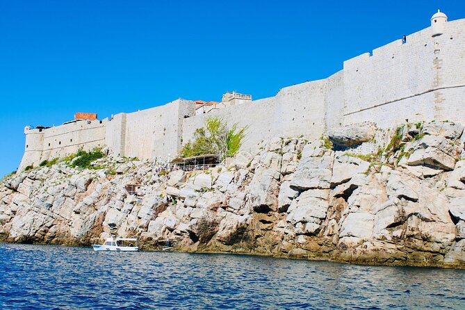 From Cavtat to Lokrum Island, St. Jacobs Beach and Betina cave - St. Jakov Beach: cliffside calm and a refreshing break near Dubrovnik