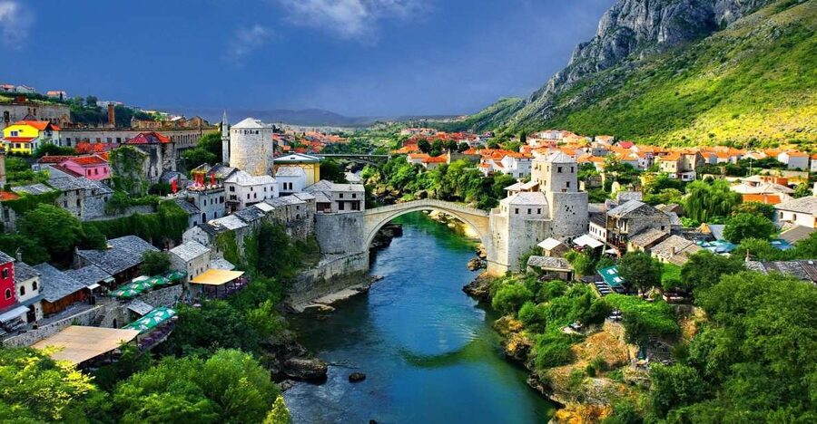From Dubrovnik: 1-Way Tour to Sarajevo via Mostar and Konjic - Crossing into Bosnia: Neretva Valley first impressions