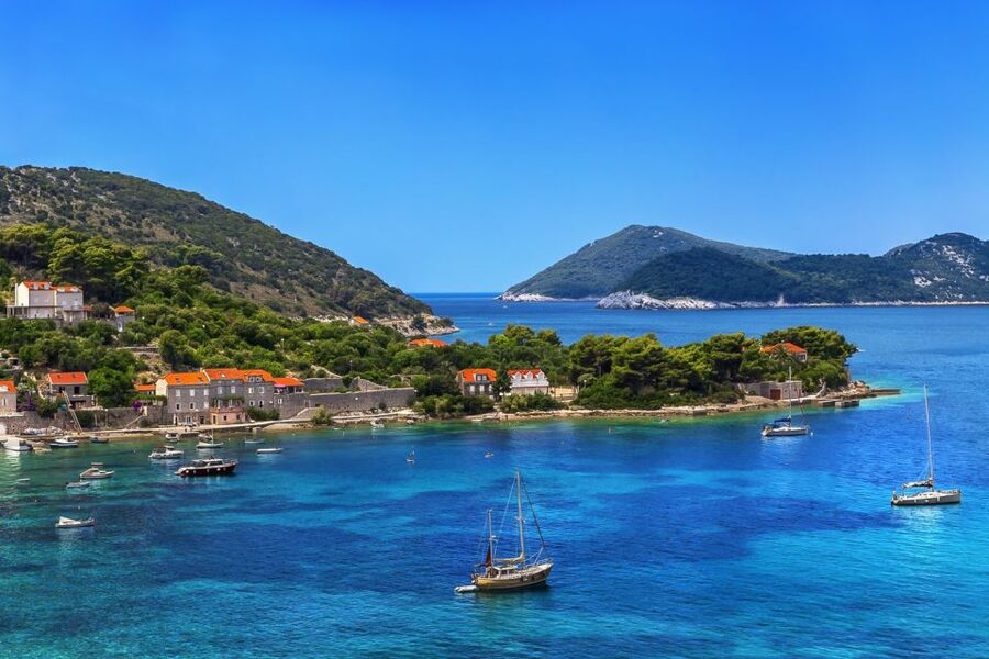 From Dubrovnik: Elaphite Islands Day Trip with Lunch - The boat ride vibe: guide support, Wi-Fi, and a lot of room to breathe