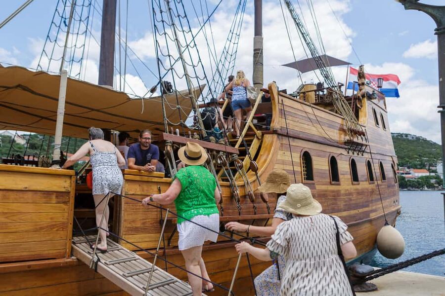 From Dubrovnik: Elaphiti Islands Galleon Cruise with Lunch - What to Bring for a Half-Day at Sea (Weather Can Flip Fast)