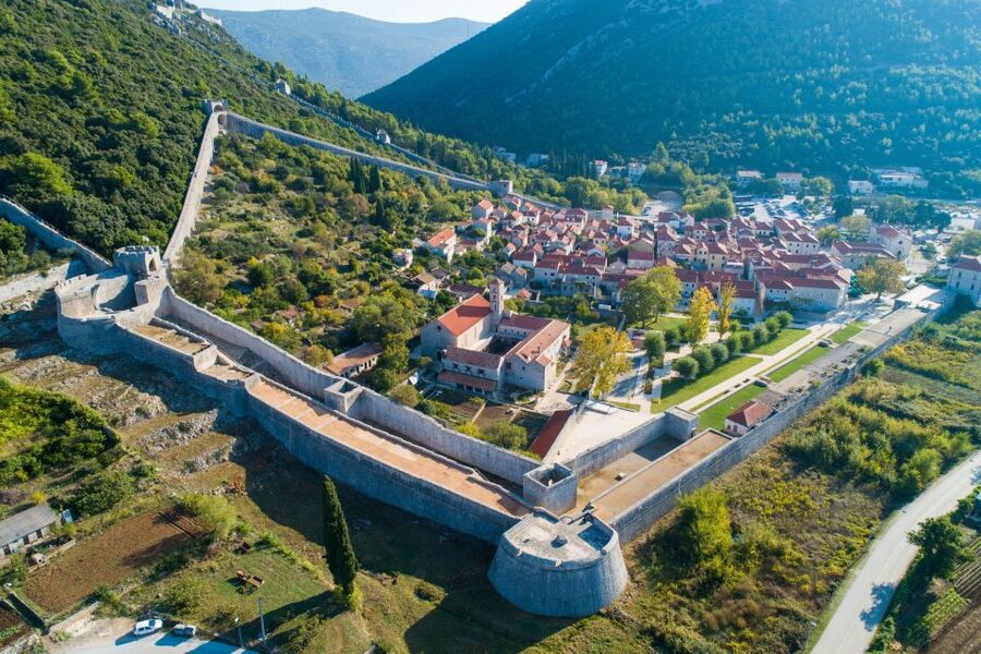 From Dubrovnik: Guided Tour of Pelješac & Korčula - Ston Fortress and the Walls You Can Feel