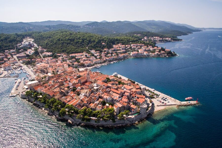From Dubrovnik: Island of Korčula with wine tasting - Ston’s walls, oysters, and salt ponds from Dubrovnik