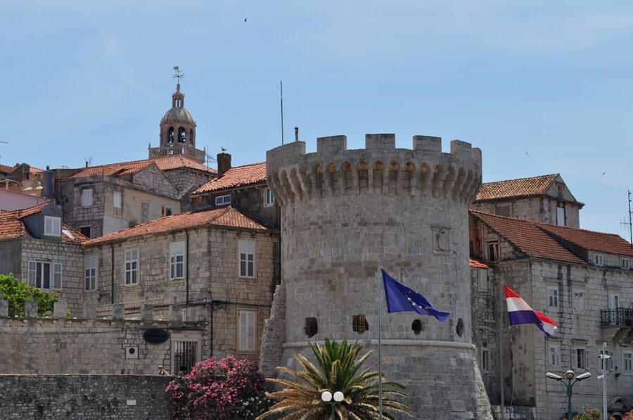 From Dubrovnik: Korcula Island Tour with Wine Tasting - Wine tasting in Pelješac: what to expect, and how to get more out of it