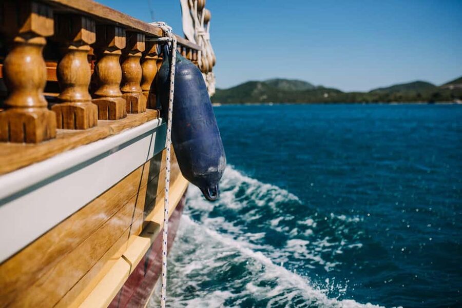 From Dubrovnik: Mali Ston Oysters Farm & Boat Experience - Pelješac White Wine Pairing That Makes the Oysters Taste Cleaner