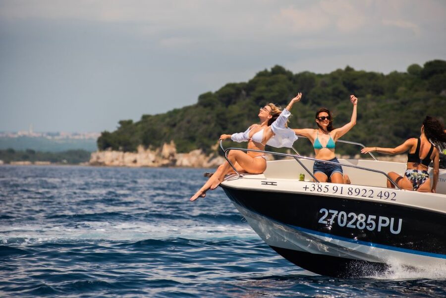 From Fažana: snorkeling at sea cave and Brijuni Island - The Pula photo and swim stop: quick fun if you like variety