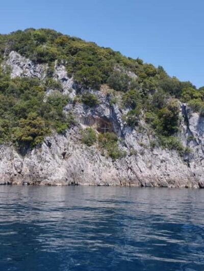 From Lovran/Opatija: Boat Tour to a Little Blue Cave