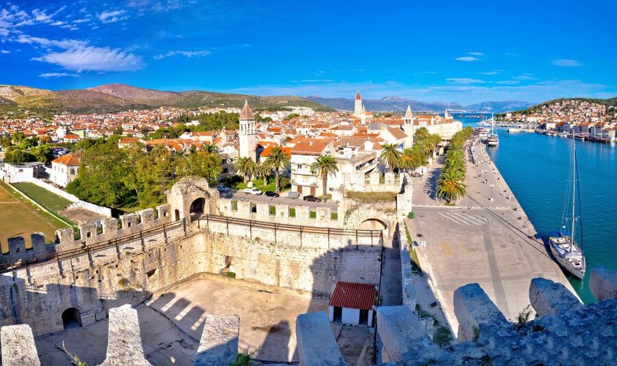 From Makarska Riviera: Full-Day Split & Trogir Tour - The Split block: Diocletian’s Palace, then real time to roam