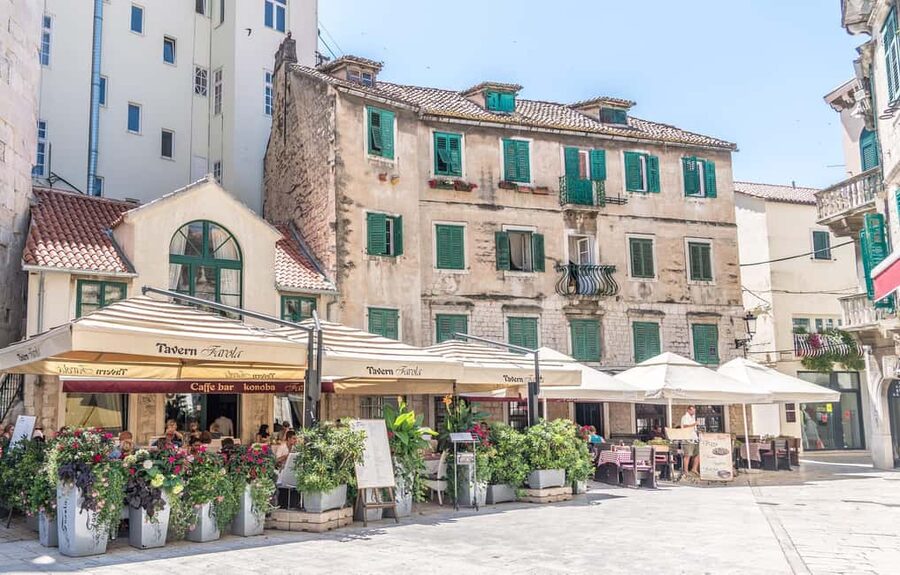From Makarska Riviera : Split City Small Group Tour - Diocletian’s Palace in 1.5 Hours: How the Guided Walk Works