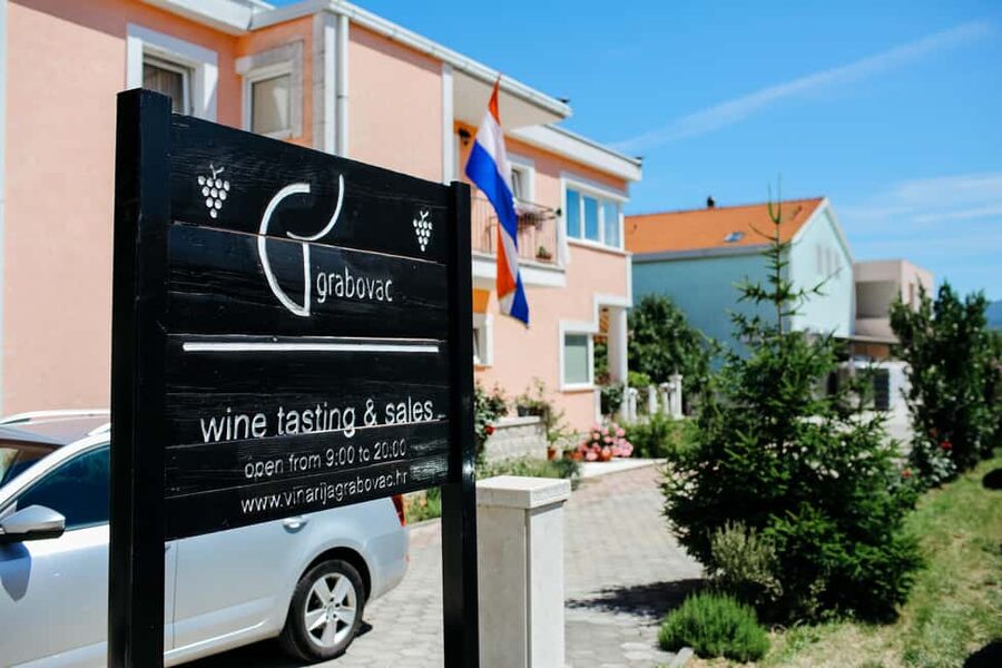 From Makarska Riviera : Wine Tasting Grabovac Tour - Vineyard time and photo moments: how you get your bearings